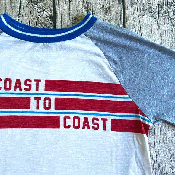 Old Navy short sleeve graphic tee. Boys size XL (14-16) Like new condition. - Picture 4 of 5